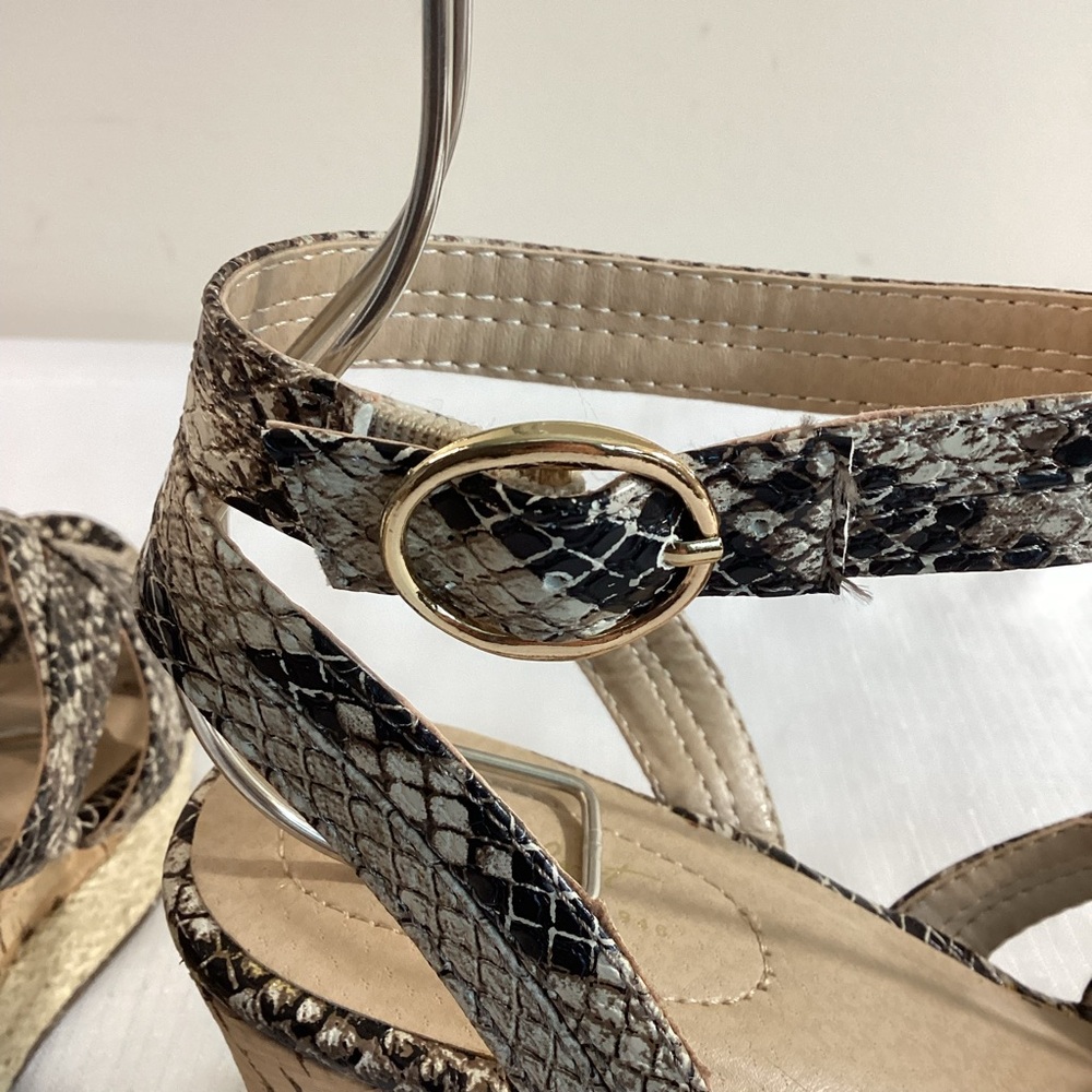 Comfort Snakeskin Ankle Strap Wedge Sandals Size 8 - Picture 5 of 13